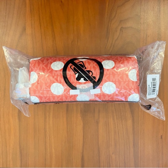 $298 Michael Kors Jet Set Polka Dot Signature Logo Travel
Kit, Red Clay - Picture 5 of 6